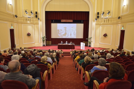Sanremo: mercoledì 17 al teatro del Casinò la lezione “I classici greci ed i problemi dell’uomo” con il prof. Franco Montanari