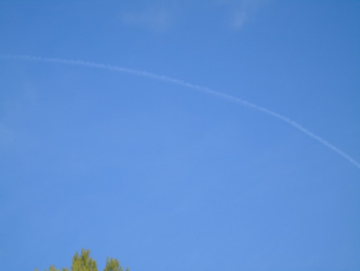 Cervo: ennesimo boato nei cieli della Riviera dei Fiori, un caccia compie una virata ed infrange la barriera del suono Cervo: ennesimo boato nei cieli della Riviera dei Fiori, un caccia compie una virata ed infrange la barriera del suono