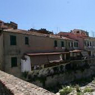 Coronavirus, il parroco di Pontedassio lancia un flash mob: "Tutti da poggioli e barcui facciamo cantare l'entroterra" Coronavirus, il parroco di Pontedassio lancia un flash mob: "Tutti da poggioli e barcui facciamo cantare l'entroterra"