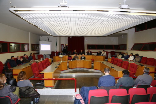 Taggia: il PUC viene approvato tra le polemiche, l'opposizione abbandona l'aula. LE REAZIONI Taggia: il PUC viene approvato tra le polemiche, l'opposizione abbandona l'aula. LE REAZIONI