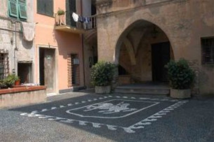 Imperia: gli studenti del liceo Scientifico all'opera per la riqualificazione di palazzo Pagliari Imperia: gli studenti del liceo Scientifico all'opera per la riqualificazione di palazzo Pagliari
