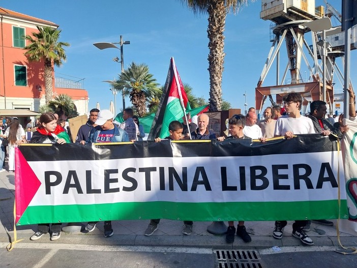 Attacco alla Global Sumud Flotilla: colpita anche una nave italiana. Il Comitato di Ventimiglia si mobilita per Gaza