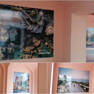 Bordighera, scorci paesaggistici abbelliscono il portico di piazza Ruffini (Foto)