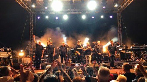 Ventimiglia: successo per il concerto di ieri sera della Premiata Forneria Marconi. Le foto di Enzo Iorio Ventimiglia: successo per il concerto di ieri sera della Premiata Forneria Marconi. Le foto di Enzo Iorio