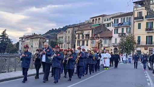 Santa messa e processione, Dolceacqua celebra San Sebastiano (Foto)