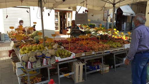 Imperia: spostamento del mercato, l'attacco del Pd: "Sondaggio messinscena, marketing telefonico"