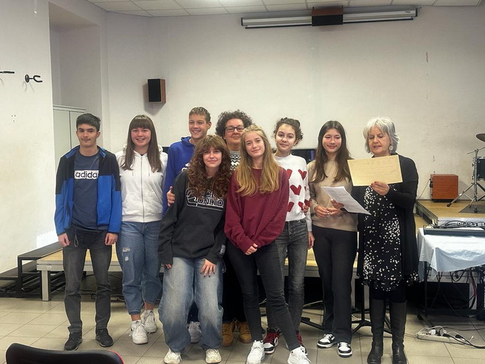 Sanremo: presentato il Progetto eTwinning 'Very young architects for a Very smart city' (foto) Sanremo: presentato il Progetto eTwinning 'Very young architects for a Very smart city' (foto)