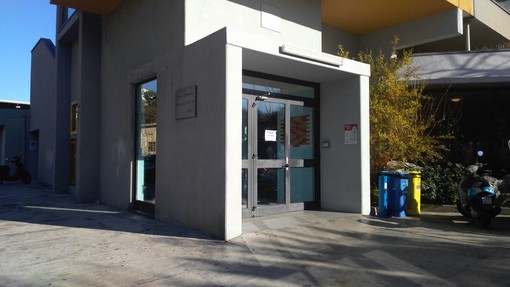 Imperia: esposto sulla piscina, Carabinieri, Guardia di Finanza ed Arpal impegnati nelle verifiche all'impianto