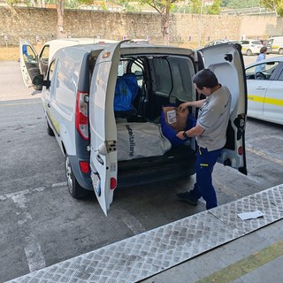 Crescono ancora i pacchi consegnati dai portalettere imperiesi di Poste Italiane