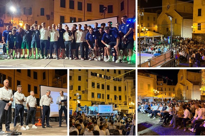 La Sanremese si presenta: in piazza San Siro il primo abbraccio con i tifosi, domenica l'esordio in campionato (Foto e video) La Sanremese si presenta: in piazza San Siro il primo abbraccio con i tifosi, domenica l'esordio in campionato (Foto e video)