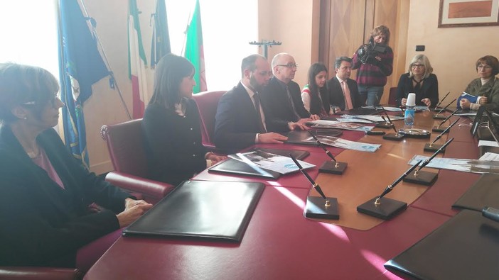 Imperia: al Comune alluvionato di Rezzo, il ricavato delle vendite del calendario dell'Istituto Littardi Imperia: al Comune alluvionato di Rezzo, il ricavato delle vendite del calendario dell'Istituto Littardi