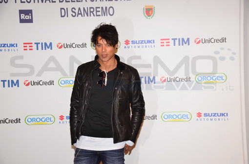 #Sanremo2016: con stile Gabriel Garko si scusa per qualche 'défaillance': "L'emozione l'ha fatta da padrone" #Sanremo2016: con stile Gabriel Garko si scusa per qualche 'défaillance': "L'emozione l'ha fatta da padrone"
