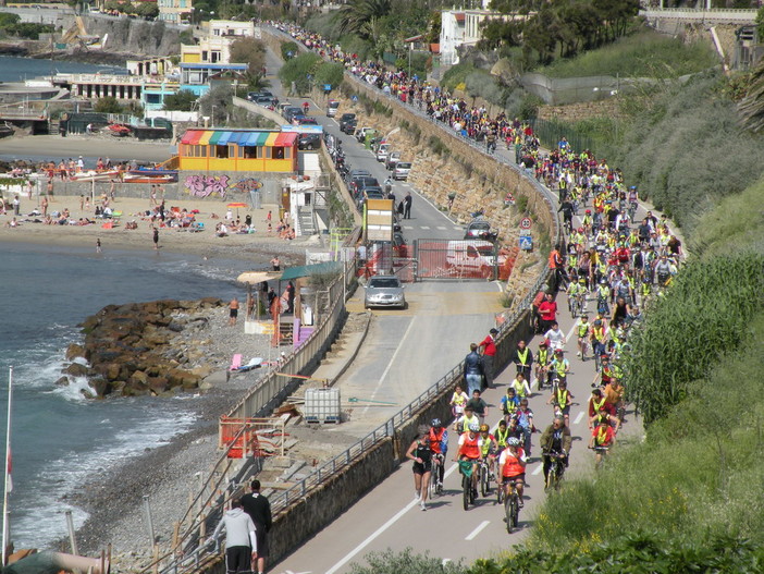 Sanremo: domenica torna la pedalata in sicurezza con la polizia municipale Sanremo: domenica torna la pedalata in sicurezza con la polizia municipale