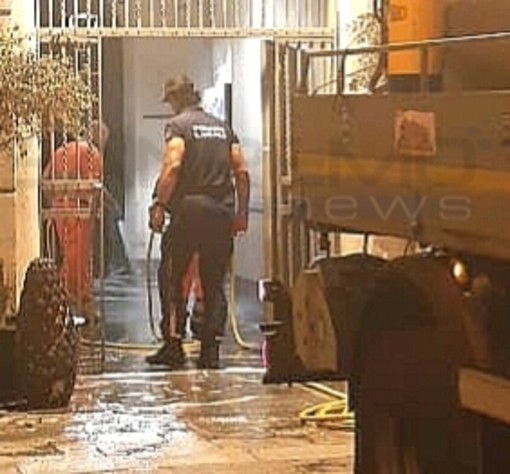 Sanremo: clochard occupano portico in centro, pulizia possibile solo con i Vigili