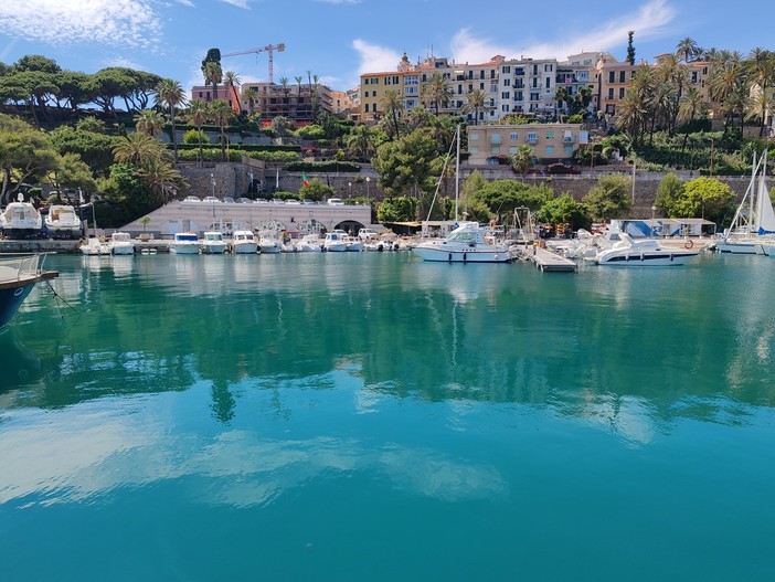 Bordighera: porto turistico, nuovi segnalamenti luminosi per rafforzare sicurezza e funzionalità Bordighera: porto turistico, nuovi segnalamenti luminosi per rafforzare sicurezza e funzionalità