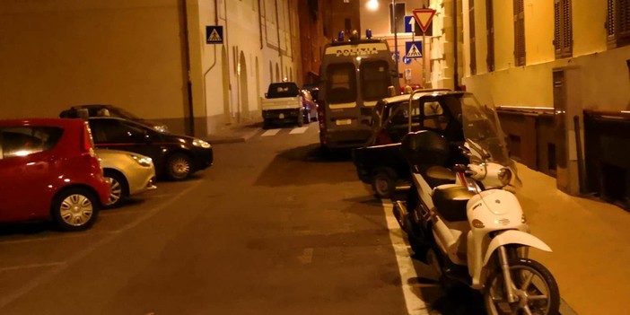 Imperia: presidio delle forze dell'ordine all'evento organizzato in biblioteca da Casapound