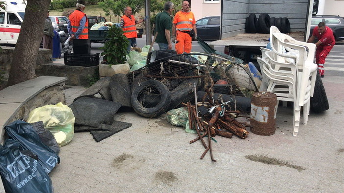 Pulizia delle spiagge 2018, il resoconto del Comitato m’IMporta e dell'ASD MY