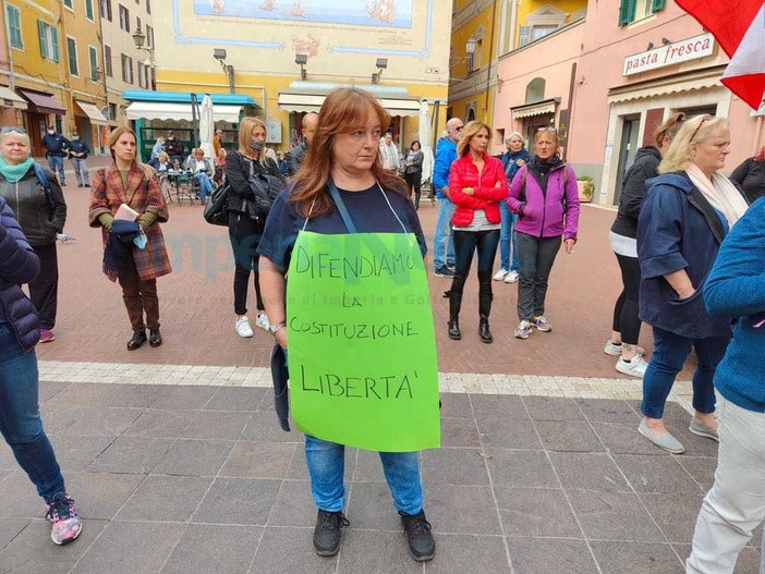 Divieto di manifestazioni in Liguria come a Trieste? Toti: "Al momento non ce n'è bisogno, ma non lo escludo" Divieto di manifestazioni in Liguria come a Trieste? Toti: "Al momento non ce n'è bisogno, ma non lo escludo"
