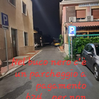 Ventimiglia, parcheggio al buio da più di sei mesi: la segnalazione di un residente Ventimiglia, parcheggio al buio da più di sei mesi: la segnalazione di un residente