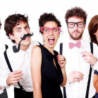 Occhiali e Baffi finti. Tutti pronti per il photo booth? Dall'America la FestIDEA contro la noia Occhiali e Baffi finti. Tutti pronti per il photo booth? Dall'America la FestIDEA contro la noia