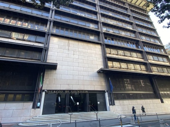 Corruzione, terminato l'interrogatorio di garanzia di Roberto Spinelli Corruzione, terminato l'interrogatorio di garanzia di Roberto Spinelli