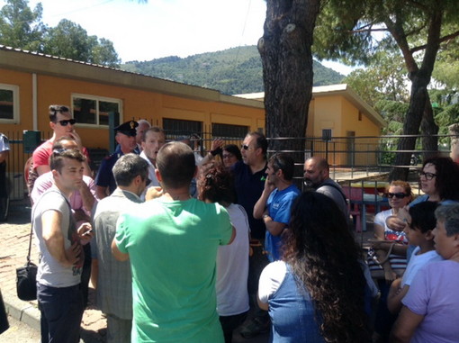 Ventimiglia: situazione migranti in città e lotta degli abitanti di Roverino, il pensiero di Deborah Murante Ventimiglia: situazione migranti in città e lotta degli abitanti di Roverino, il pensiero di Deborah Murante