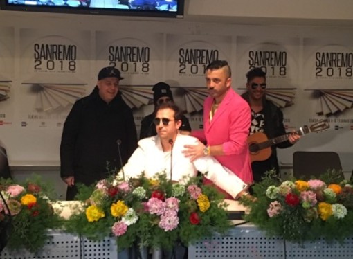 #Sanremo2018, Pio e Amedeo fanno irruzione in sala stampa ma la Rai non gradisce (Video)