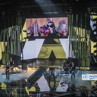 Boom di ascolti per la quarta serata del 76° Festival di Sanremo: 10,8 milioni di spettatori e share 65,6% ma in calo rispetto al 2025