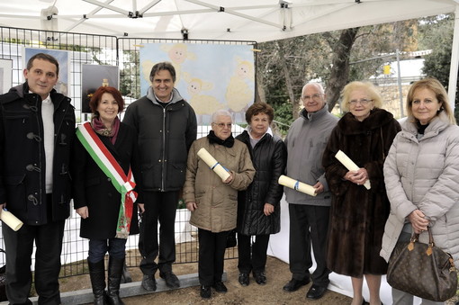 A San Bartolomeo al Mare, premiate le famiglie che gestiscono attività da oltre 50 anni A San Bartolomeo al Mare, premiate le famiglie che gestiscono attività da oltre 50 anni