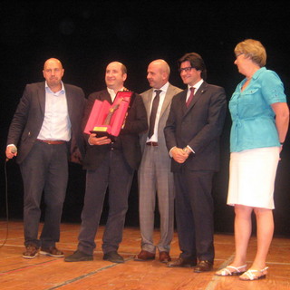 Imperia: consegnato ad Antonio Albanese il premio Grock 2010. L'attore si è intrattenuto col pubblico del Cavour