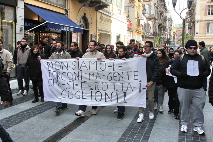Sanremo: simbolica protesta del coordinamento Davide, "Non siamo i forconi e presto torneremo con una marcia su tutta la provincia"