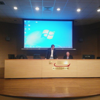 Imperia: l'Assessore Regionale Marco Scajola presenta il piano casa nella sua città. "Le critiche? Da parte di chi il piano non l'ha letto" Imperia: l'Assessore Regionale Marco Scajola presenta il piano casa nella sua città. "Le critiche? Da parte di chi il piano non l'ha letto"