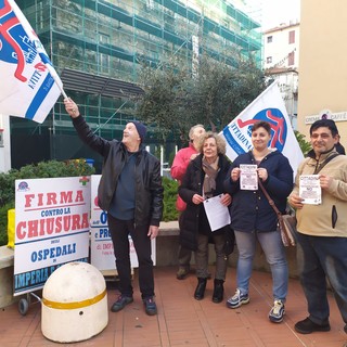 Imperia: presidio di 'Cittadinanza Attiva' contro l'ospedale unico "Raccolte 20mila firme, ma non ci fermeremo" (Video)