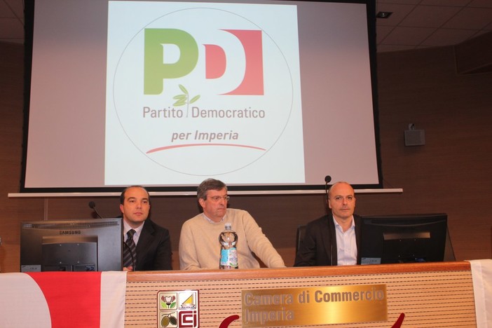 Imperia: In 400 all'apertura della campagna elettorale del PD. Capacci: "Ogni azione, ogni progetto che metteremo in campo sarà finalizzato al lavoro". Burlando:"Se non si cambia, questa città non ce la fa"