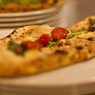 Amici e parenti indecisi per Capodanno? Alla pizzeria ristorante Il Vesuvio di Ventimiglia menù alla carta