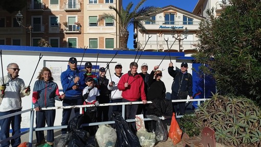 Una giornata di Plogging sul litorale di Sanremo, la Lega Navale Italiana e le associazioni cittadine unite per l’ambiente Una giornata di Plogging sul litorale di Sanremo, la Lega Navale Italiana e le associazioni cittadine unite per l’ambiente