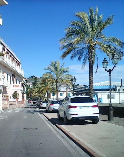 Sanremo: parcheggio selvaggio sulla ciclabile 'bis', le proteste di un altro lettore