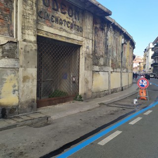 Imperia: strisce blu in via XXV Aprile, da oggi a pagamento il parcheggio della strada che porta al tribunale Imperia: strisce blu in via XXV Aprile, da oggi a pagamento il parcheggio della strada che porta al tribunale