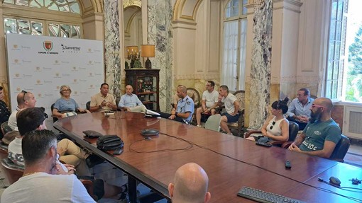 Sanremo, sicurezza e movida: confronto a Palazzo Bellevue con gli esercenti di piazza Bresca in vista dell'estate Sanremo, sicurezza e movida: confronto a Palazzo Bellevue con gli esercenti di piazza Bresca in vista dell'estate