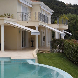 Da Polistende la soluzione per tende del giardino e del terrazzo sempre pulite Da Polistende la soluzione per tende del giardino e del terrazzo sempre pulite