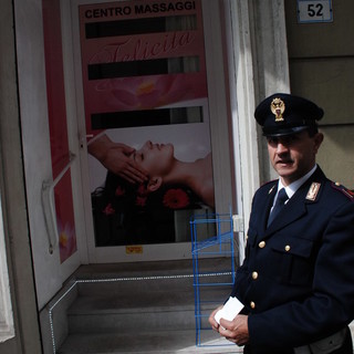 Sanremo: scoperte dalla Polizia nuove 'case d'appuntamento' con prostitute cinesi