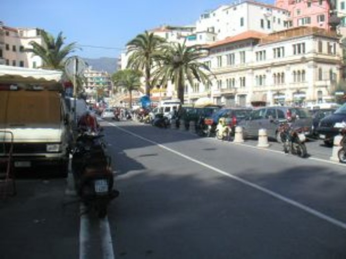 Sanremo, "estendere online la raccolta firme per piazza Eroi Sanremesi": la proposta di una lettrice