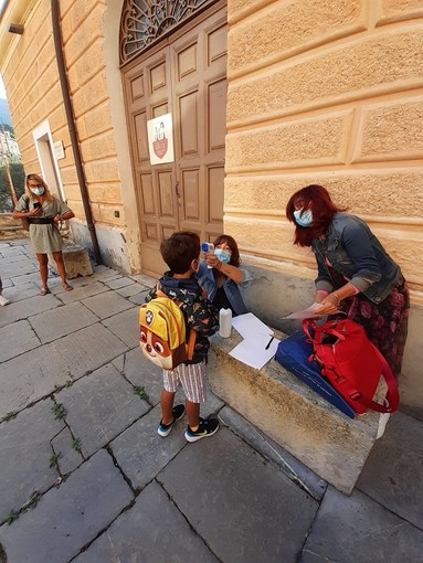 Un piccolo studente a Pontedassio Un piccolo studente a Pontedassio