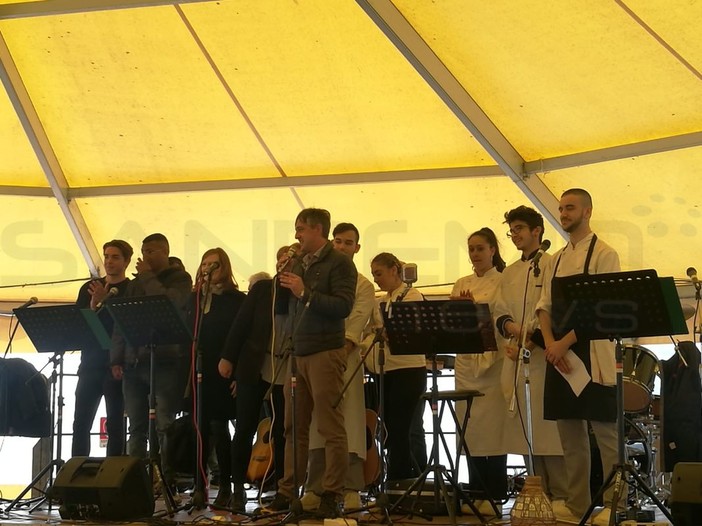 Camporosso: al Palabigauda il pranzo contro lo spreco alimentare promosso dalla Spes di Ventimiglia e organizzato con la Scuola di Pace Camporosso: al Palabigauda il pranzo contro lo spreco alimentare promosso dalla Spes di Ventimiglia e organizzato con la Scuola di Pace