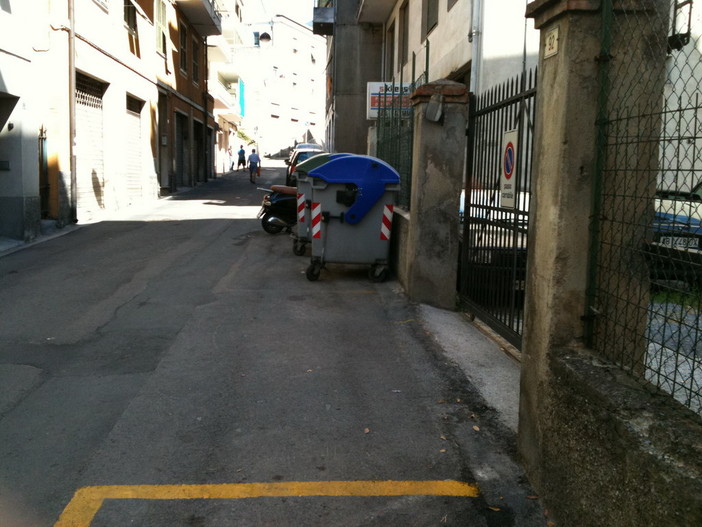 Sanremo: cani lasciati liberi attorno a via Goethe, la segnalazione dei residenti "Servono più controlli" Sanremo: cani lasciati liberi attorno a via Goethe, la segnalazione dei residenti "Servono più controlli"