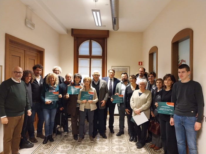 Aziende centenarie, riaperte le iscrizioni al Registro delle Imprese Storiche Aziende centenarie, riaperte le iscrizioni al Registro delle Imprese Storiche