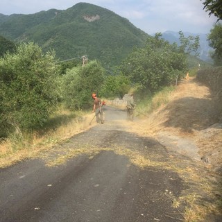 Molini di Triora: pulizia e sfalcio sulle strade, prossimo appuntamento sabato dal Comune “L'invito è aperto a tutti...anche agli amministratori provinciali” Molini di Triora: pulizia e sfalcio sulle strade, prossimo appuntamento sabato dal Comune “L'invito è aperto a tutti...anche agli amministratori provinciali”