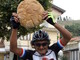 Triora: il campione del ciclismo Claudio Chiappucci si è innamorato del Pane di Triora