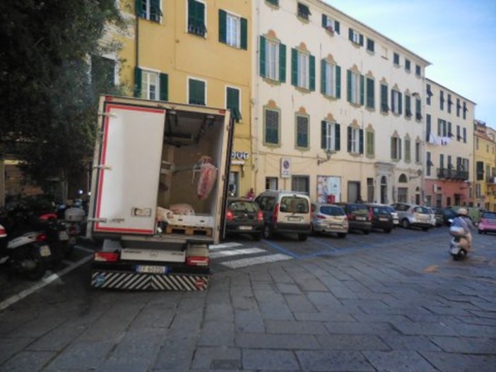 Imperia: cambia la viabilità nella parte bassa di via Cascione, in arrivo stalli per moto e scooter