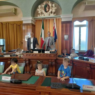 Sanremo, visita in Comune per i bimbi del nido d‘infanzia Raggio di Sole Sanremo, visita in Comune per i bimbi del nido d‘infanzia Raggio di Sole